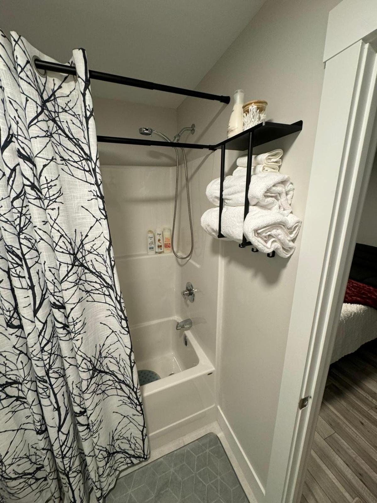 Choicest Cozy Stay Halifax Exterior photo