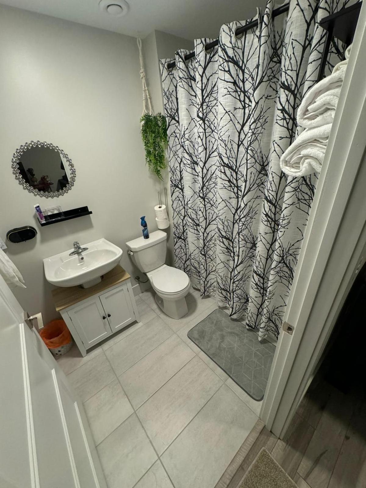 Choicest Cozy Stay Halifax Exterior photo